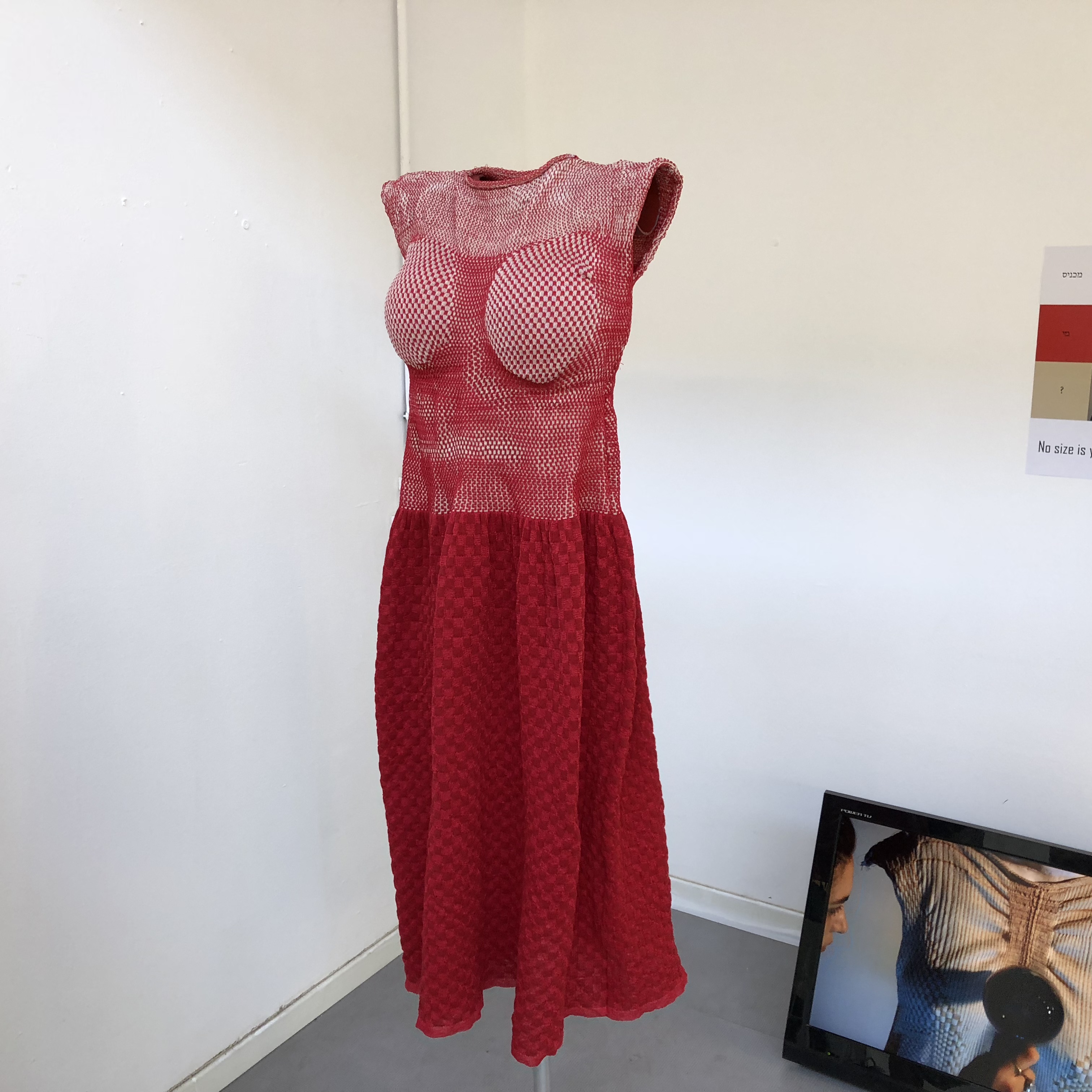 First Impressions, Shenkar College Final Projects, 2018 by Mel Rosenberg - מל רוזנברג - Ourboox.com