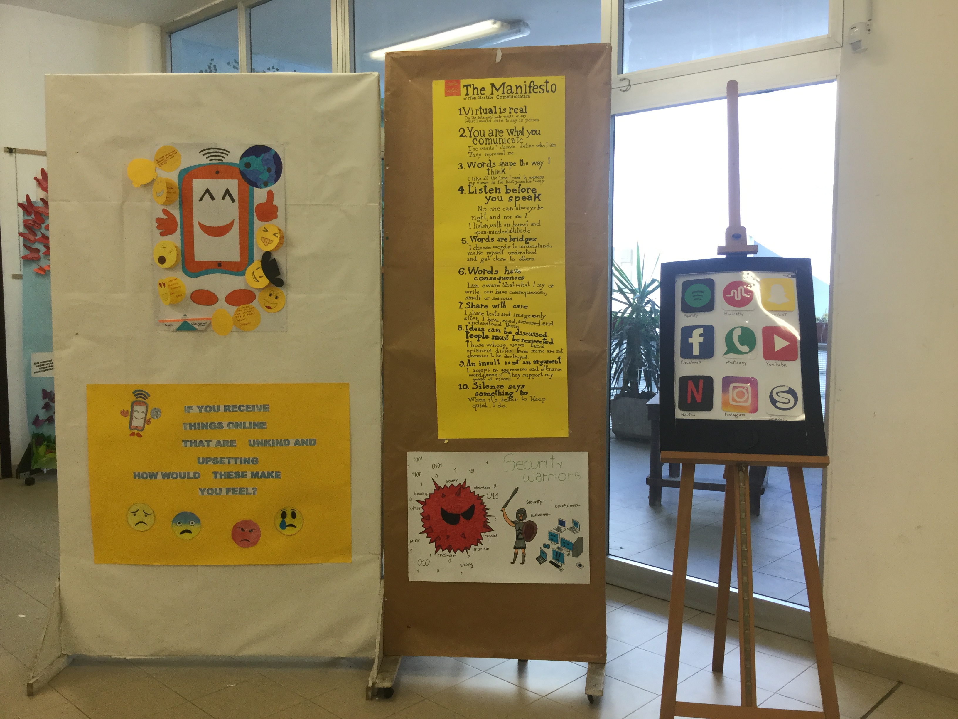 #SID 2018 _Safer Internet Day Lesson by ester degennaro - Illustrated by Ester Degennaro - Ourboox.com