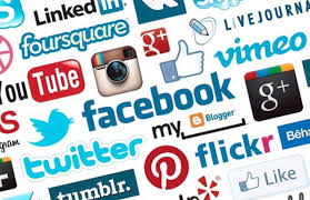 مواقع التواصل الاجتماعي by ayaalhammouri - Ourboox.com