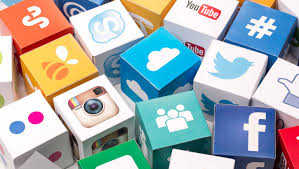 مواقع التواصل الاجتماعي by ayshedweik - Ourboox.com