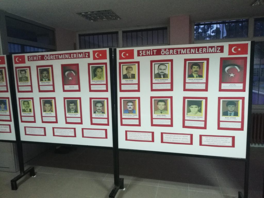 ögretmenler günü sergi by burcusonmez - Illustrated by NİHAT-DERYA-BURAK - Ourboox.com