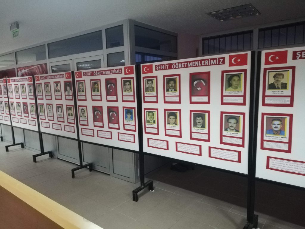 ögretmenler günü sergi by burcusonmez - Illustrated by NİHAT-DERYA-BURAK - Ourboox.com