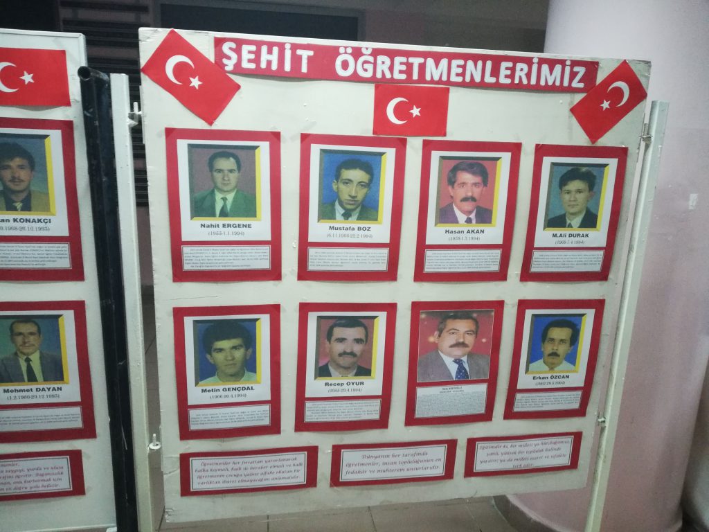 ögretmenler günü sergi by burcusonmez - Illustrated by NİHAT-DERYA-BURAK - Ourboox.com