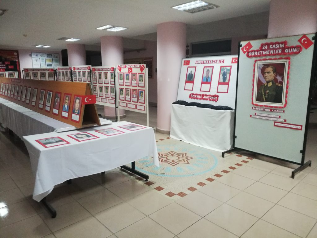 ögretmenler günü sergi by burcusonmez - Illustrated by NİHAT-DERYA-BURAK - Ourboox.com