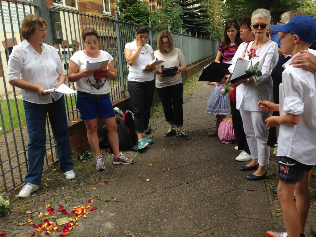 מסע אל העבר by libby - Illustrated by ליבי כהן וסבתא דורית רוזנברג - Ourboox.com