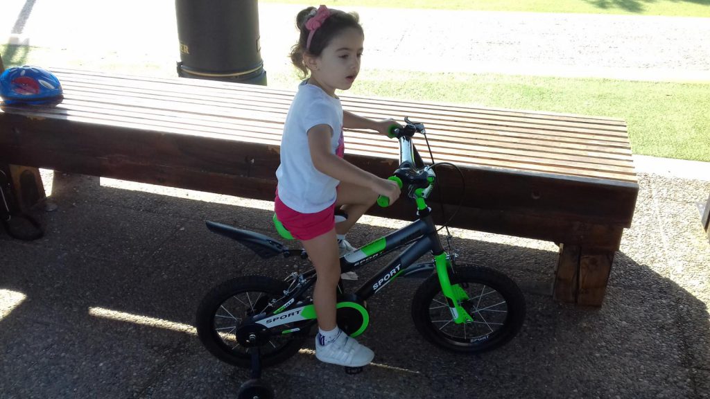 Children’s favourites places in Malta – The park by Romina Baldacchino - Illustrated by Parents of Class K1.2 and K1.3 - Ourboox.com