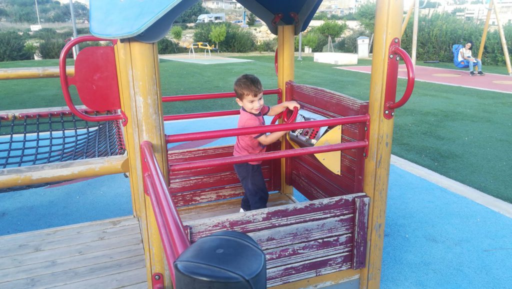 Children’s favourites places in Malta – The park by Romina Baldacchino - Illustrated by Parents of Class K1.2 and K1.3 - Ourboox.com