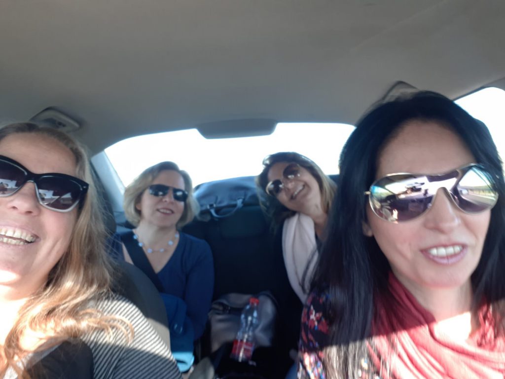 מנהיגות נשית by ronit - Illustrated by רונית חן - Ourboox.com