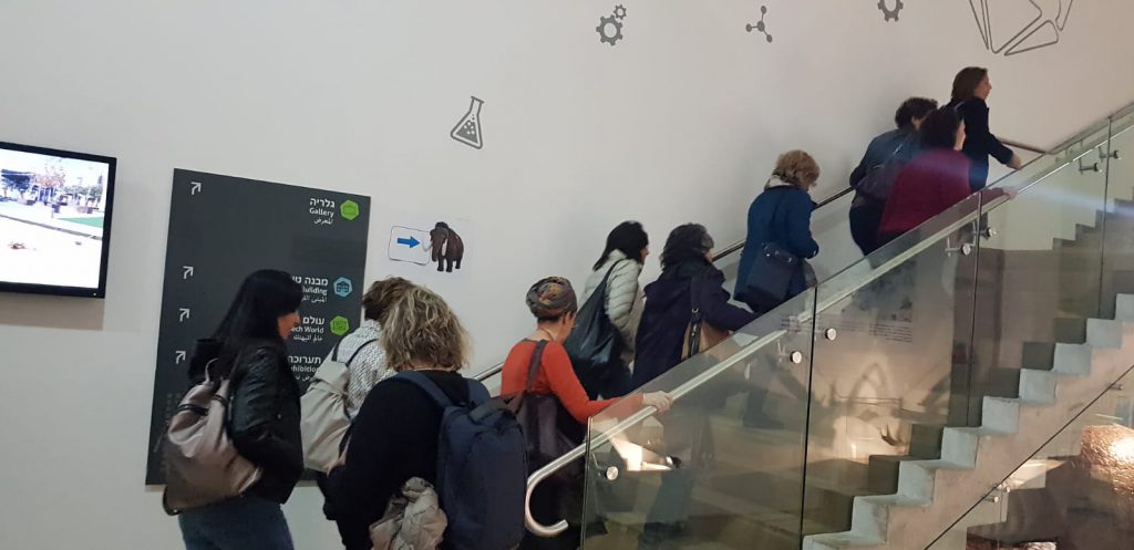 מנהיגות נשית by ronit - Illustrated by רונית חן - Ourboox.com