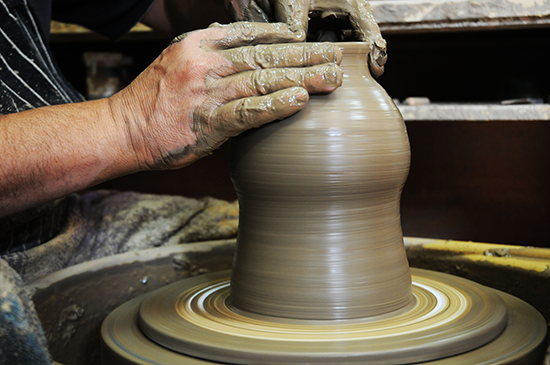 רבי אלעזר והמכוער by Ayelet Glatt - Illustrated by אוריה נאה - Ourboox.com