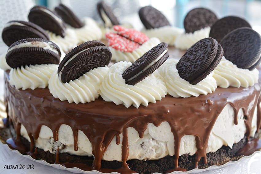 Sweets:Noa Cohen by Noam Banot Pisgat Zeev - Illustrated by Noa Cohen - Ourboox.com