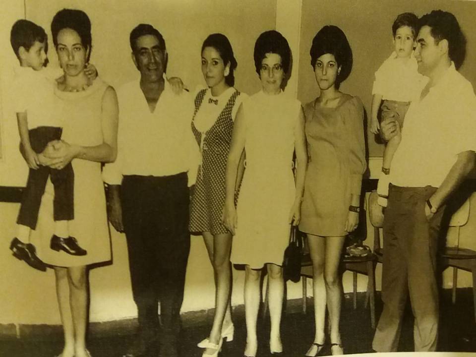 זוהי תמונה של משפחתה