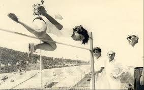 הקפיצה לגובה by oded landau - Illustrated by אורית וולך עודד לנדאו - Ourboox.com