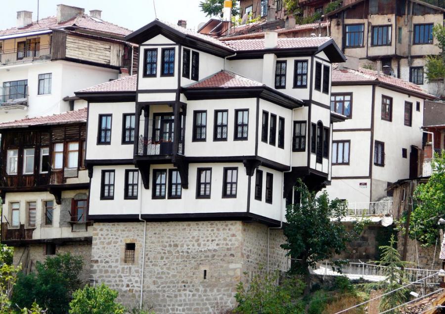 Ankara Ağzı by Nesrin Çetinkaya - Illustrated by Gazi Anadolu Lisesi - Ourboox.com