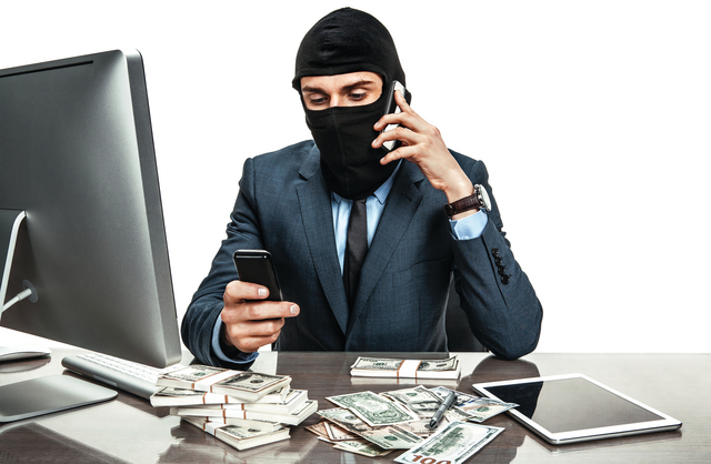 التنمر الالكتروني “التحرش الالكتروني” by Maram Hjazy - Illustrated by آية عبد اللطيف، جنان أشهب، حلا ابو الهوى، مايا هلسة، مرام حجازي، ملك ابو الهوى  - Ourboox.com