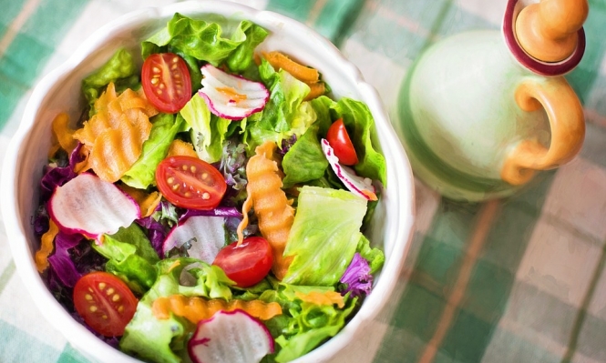 الطعام الصحي والغير صحي by bushra slami - Ourboox.com