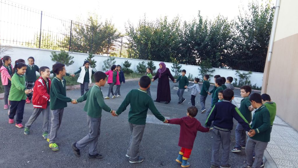 DEDEMİN VE NİNEMİN OYNADIĞI OYUNLAR by makbule - Ourboox.com