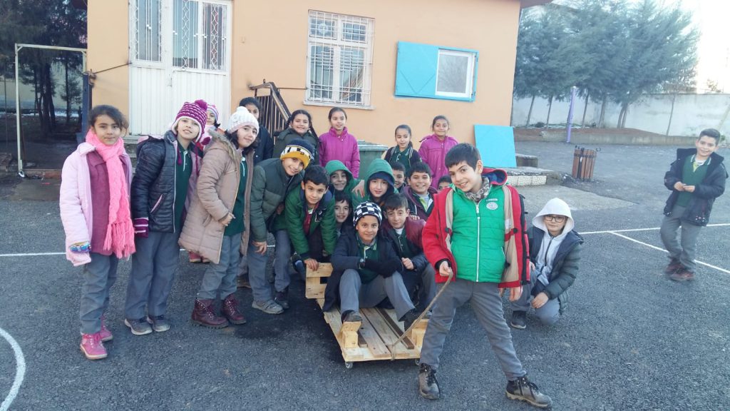 DEDEMİN VE NİNEMİN OYNADIĞI OYUNLAR by makbule - Ourboox.com