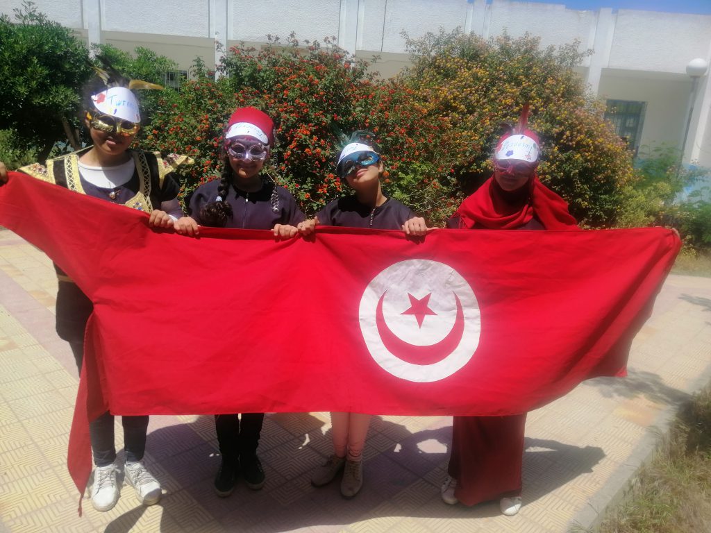 Karagoz and Hacivat by Fatma chakroun - Illustrated by Fatma Chakroun & Dar Fadhal shchool students - Ourboox.com