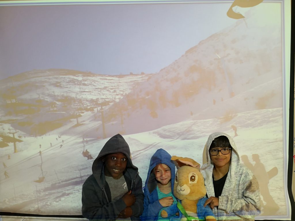 מכתבים מפליקס by Maayan Menashe - Illustrated by מרחב לשם א-3 - Ourboox.com