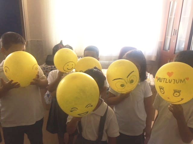 RENKLERİN BÜYÜLÜ DÜNYASI by Ayten KURT - Ourboox.com