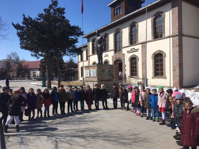 ŞEHRİMİZİN TARİHİ YAPILARINI GEZİYORUZ by Serap - Ourboox.com