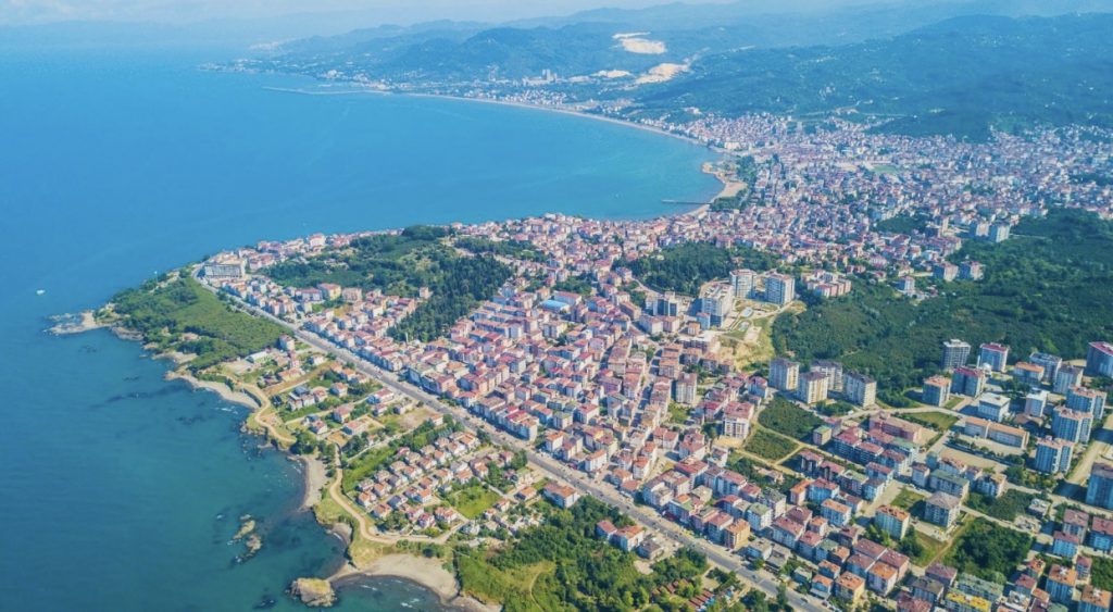 DENİZİN MAVİSİNDE YEŞİLİN GÖLGESİNDE ÜNYE by Gülcan Çiçek - Ourboox.com