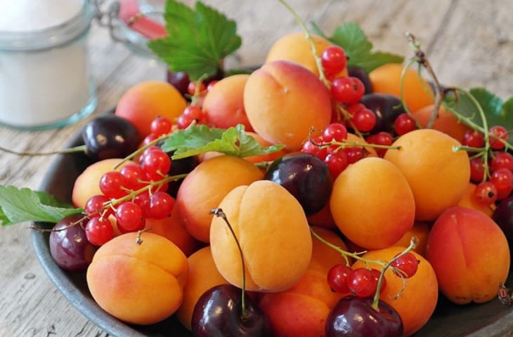 الفواكه by izdehar - Illustrated by ازدهار غوشة - Ourboox.com