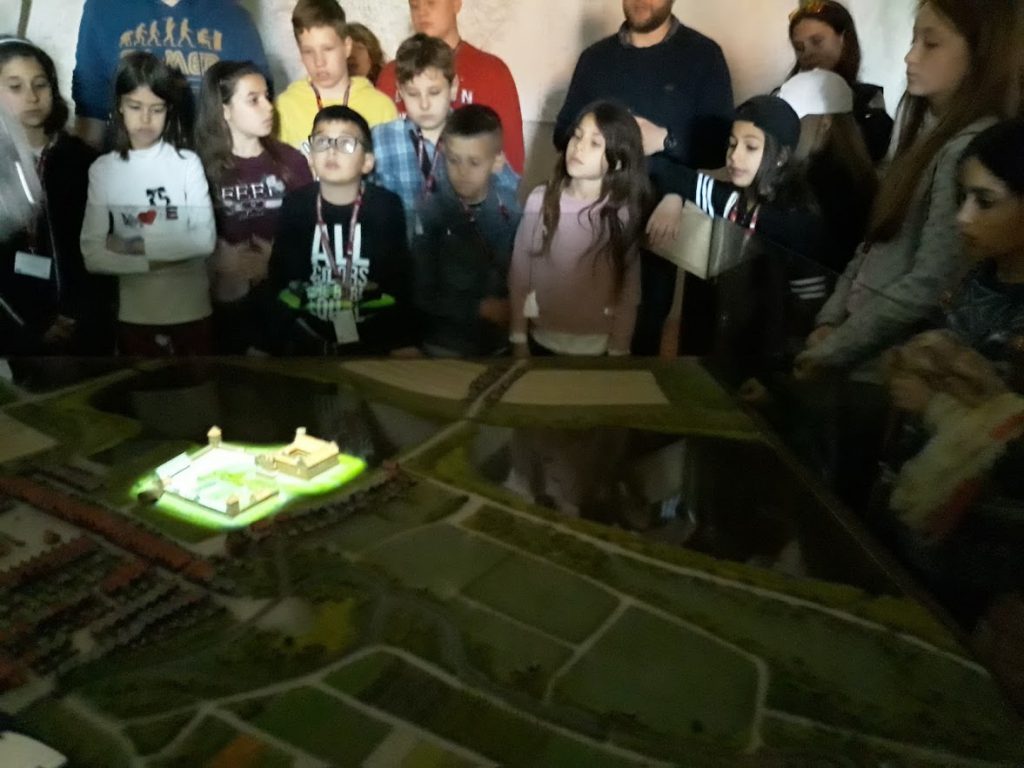 Erasmus Project – Challenges for rural schools by eTwinning group - Illustrated by Partnership Erasmus KA2 - Ourboox.com