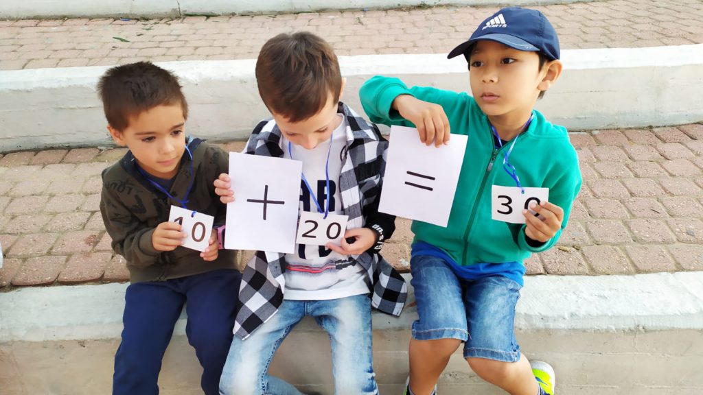 חודשון אוקטובר by michal hunga - Illustrated by עריכה - ריקי חיון - Ourboox.com