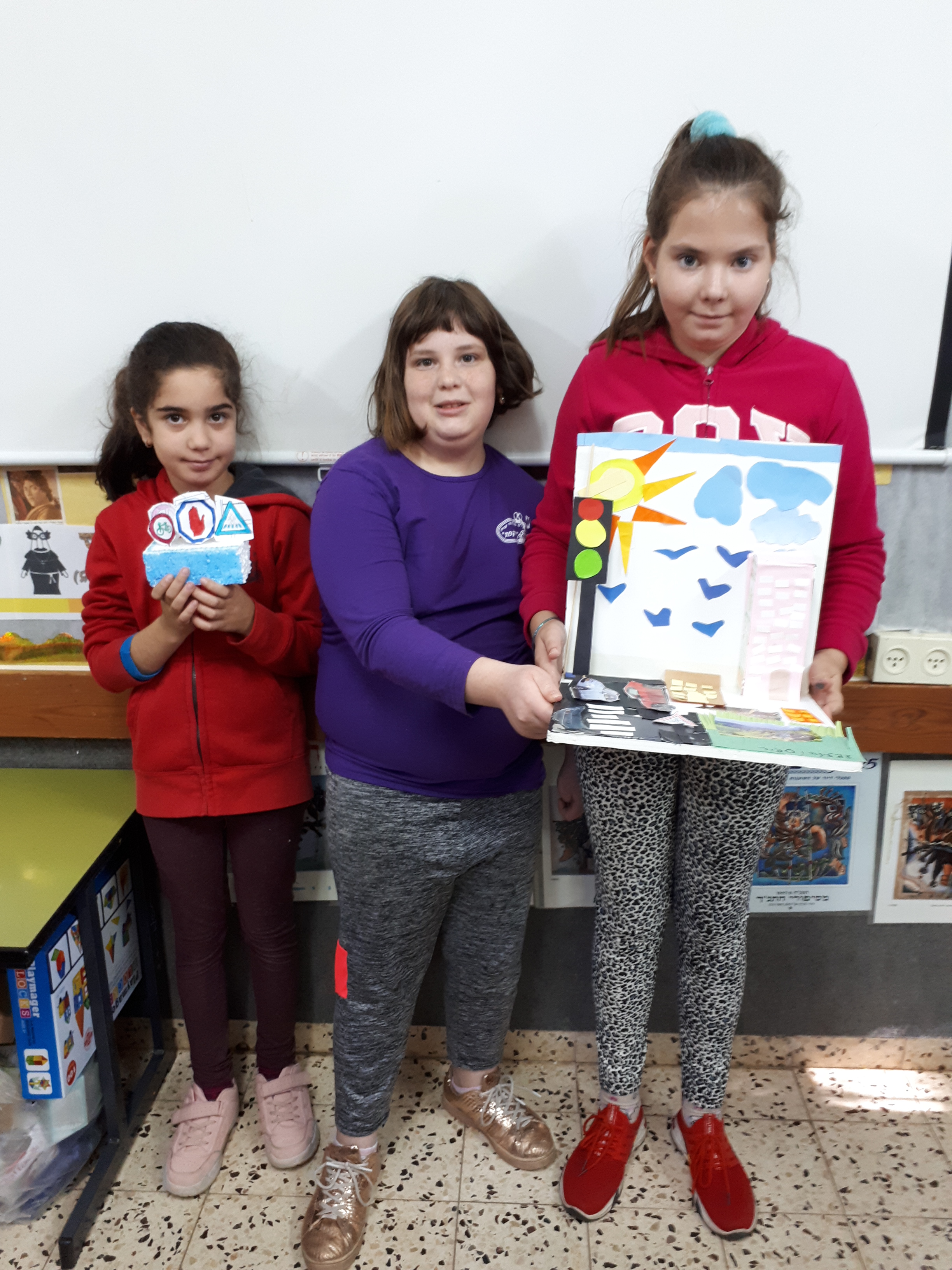 יצירות שבוע “זהירות בדרכים” by margarita - Ourboox.com