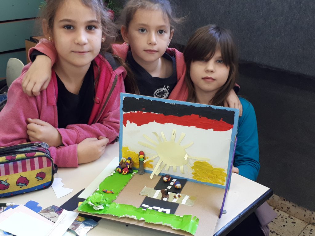 יצירות שבוע “זהירות בדרכים” by margarita - Ourboox.com