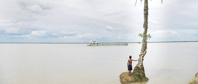 climate refugee by marco da silva goncalves - Illustrated by I don