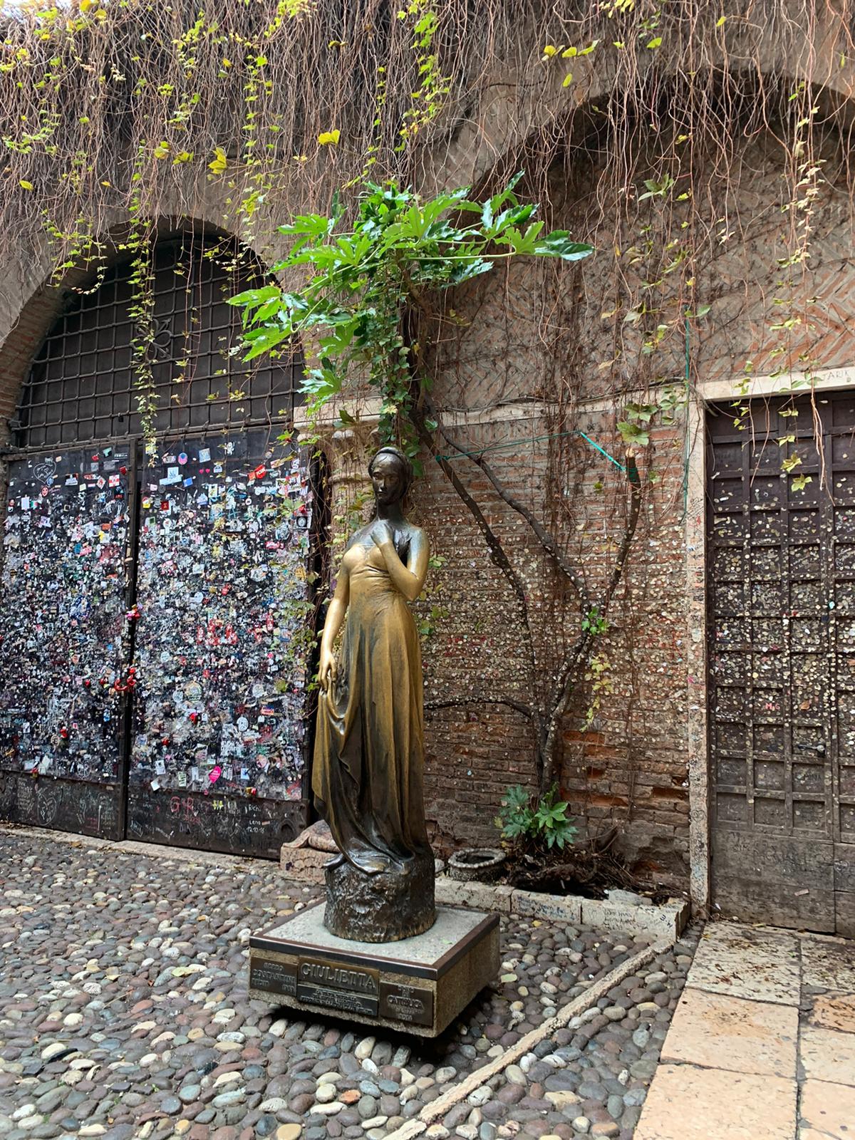 Verona by Eleonora Dalla Salda - Ourboox.com