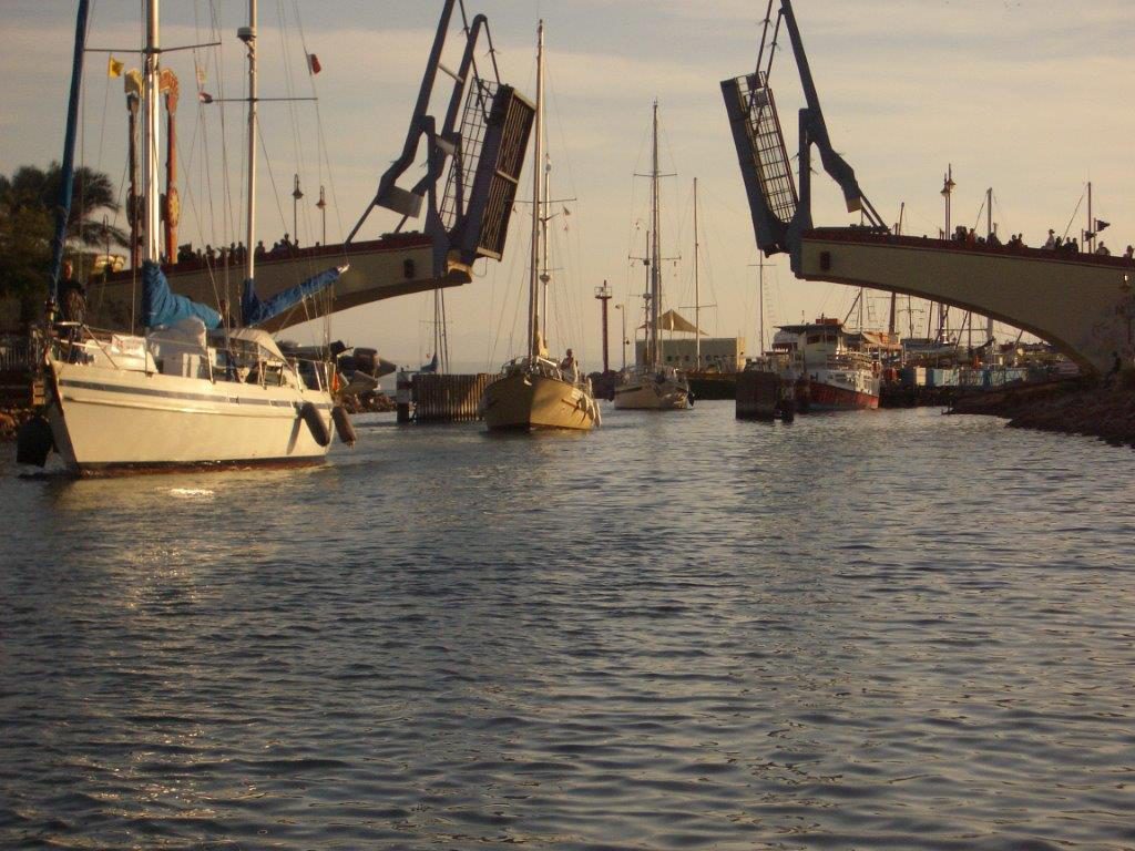 חוקרים ארץ by alexpatrakov - Illustrated by אלכס פטרקוב - Ourboox.com