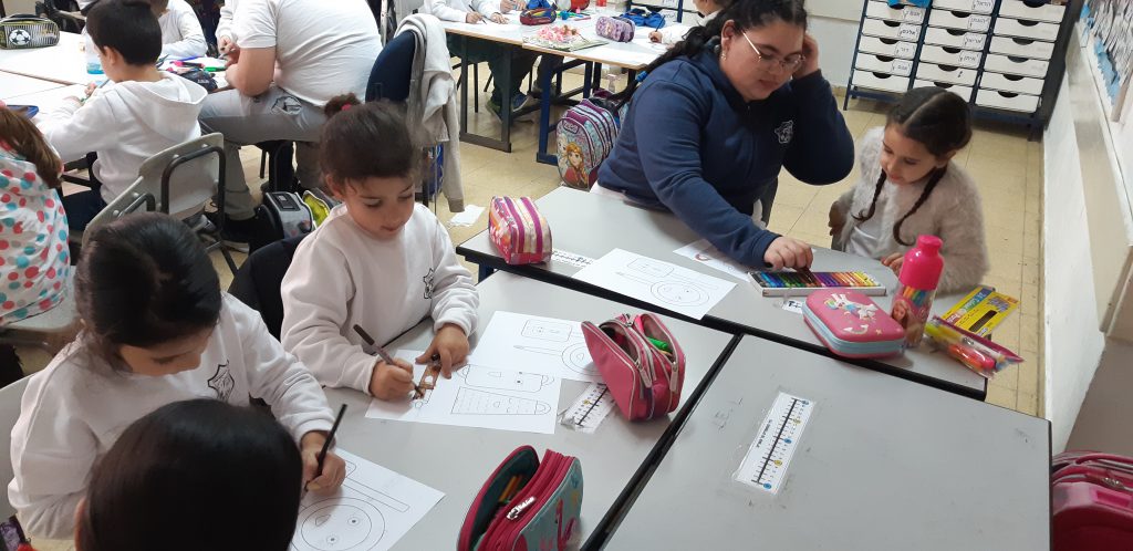 פעילות חונכות חנוכה by keren - Illustrated by קרן פיטי - Ourboox.com