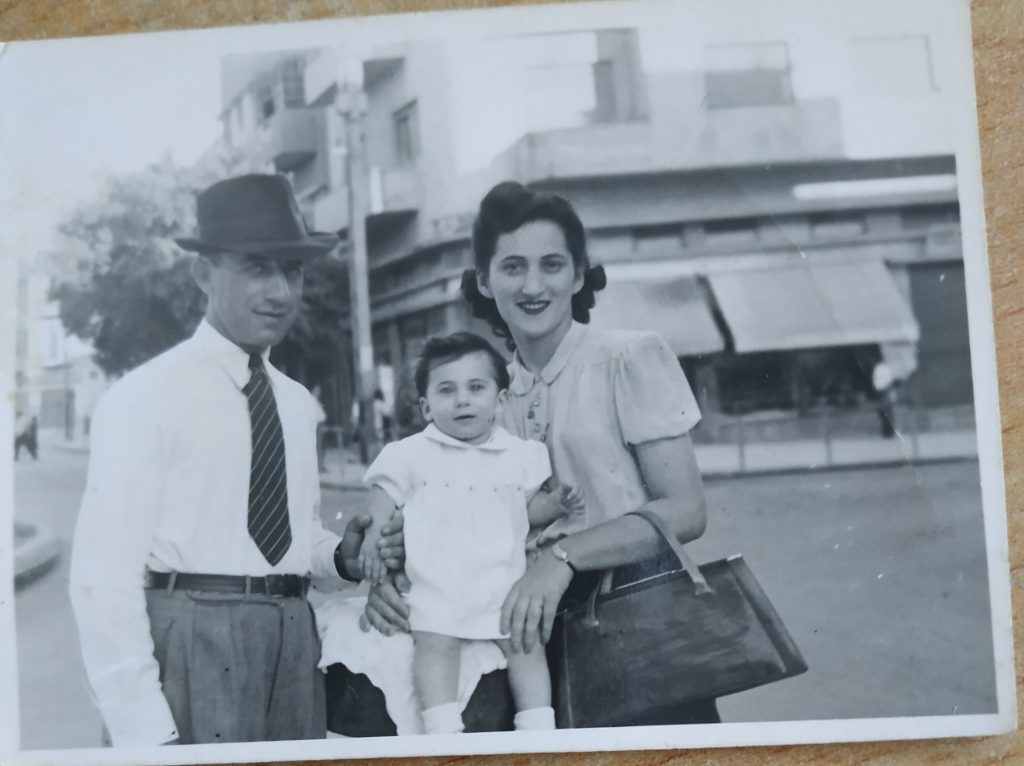 מיכאלה סיפור העלייה של סבא שלום וסבתא