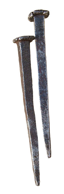 הפטיש והמסמר by esti - Ourboox.com