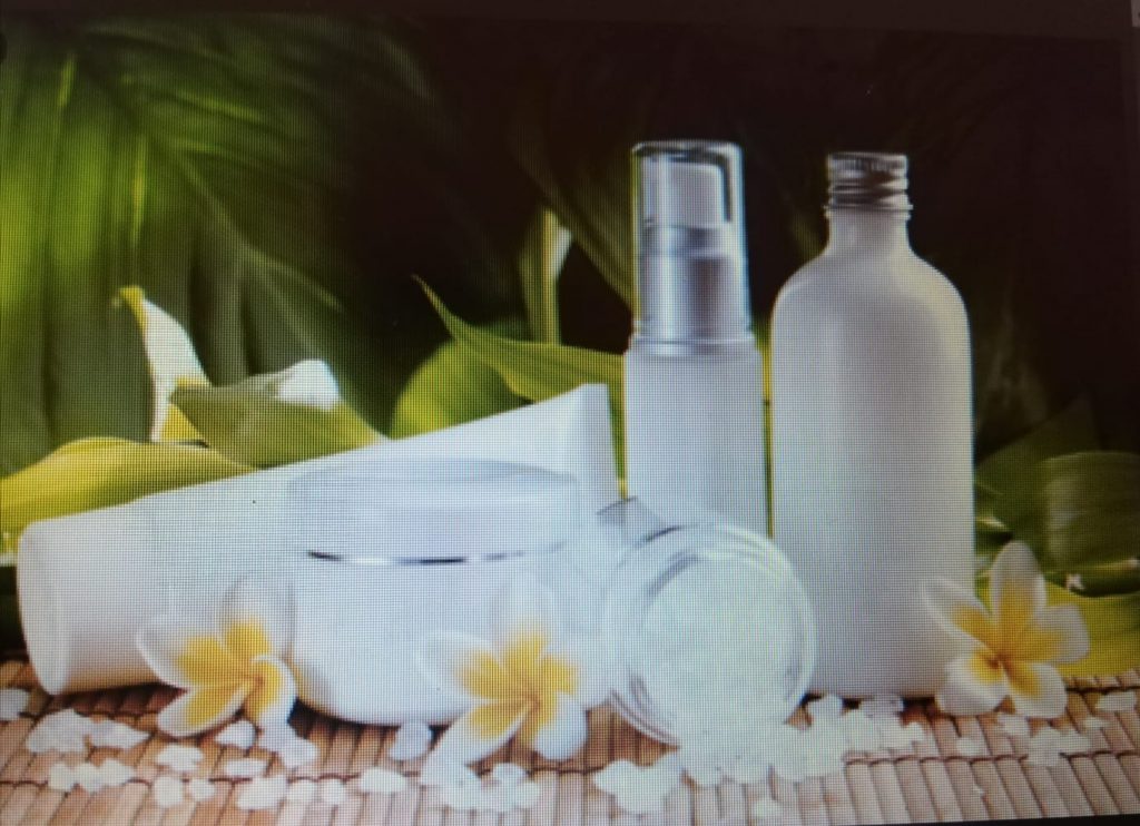 LA COSMETICA by jessica - Ourboox.com