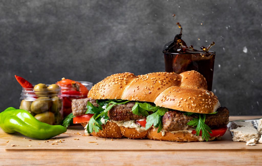 hadas פתרונות קייטרינג לדרך by yaniv shulman - Illustrated by yaniv - Ourboox.com