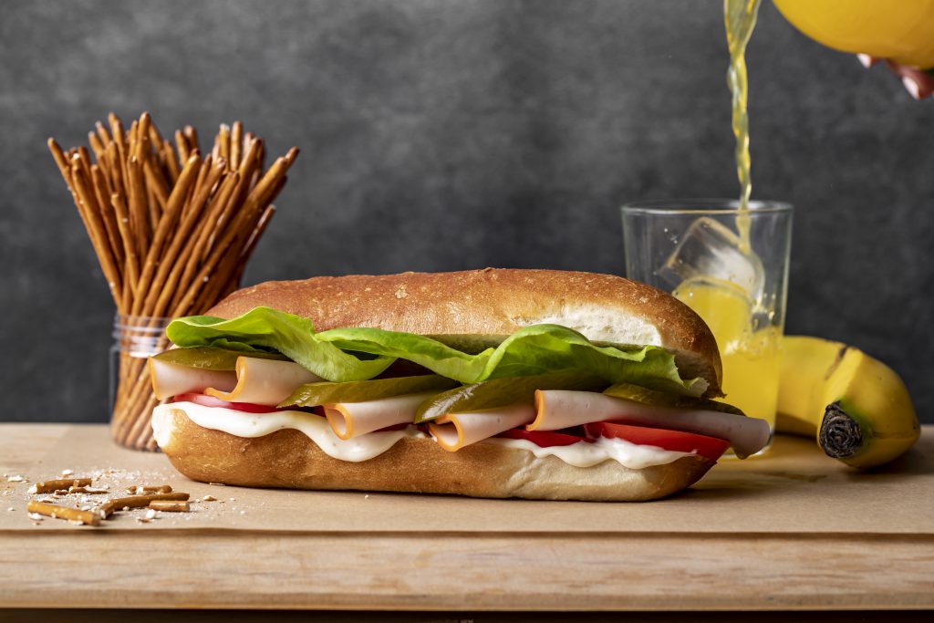 הדס, פתרונות קייטרינג לדרך by HADAS DARGTSKY AGMON - Ourboox.com