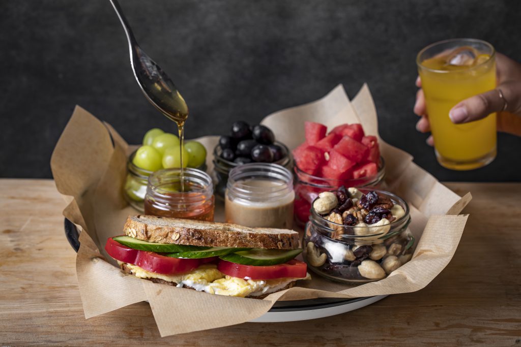 הדס, פתרונות קייטרינג לדרך by HADAS DARGTSKY AGMON - Ourboox.com