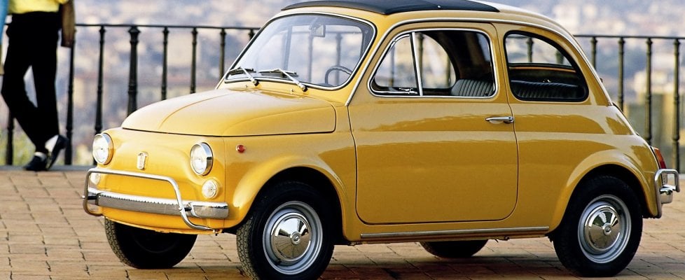 LA STORIA DELLA FIAT 500 by andreajosuè - Illustrated by Andrea Marroncelli e Josuè Pio Gencarelli  - Ourboox.com