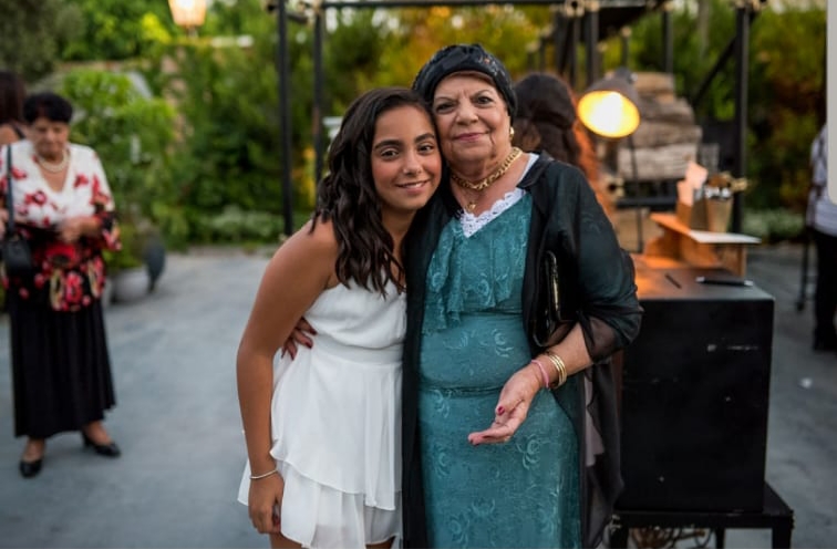 עבודת שורשים by roni amit - Illustrated by רוני עמית - Ourboox.com