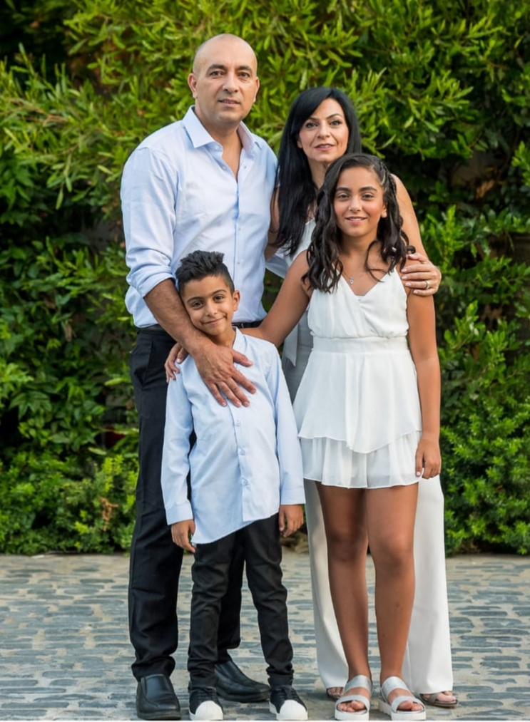 עבודת שורשים by roni amit - Illustrated by רוני עמית - Ourboox.com