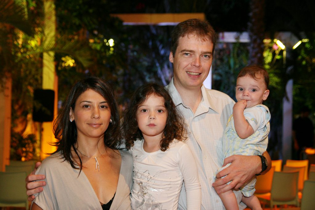 עבודת שורשים by Liat Grozovik - Ourboox.com