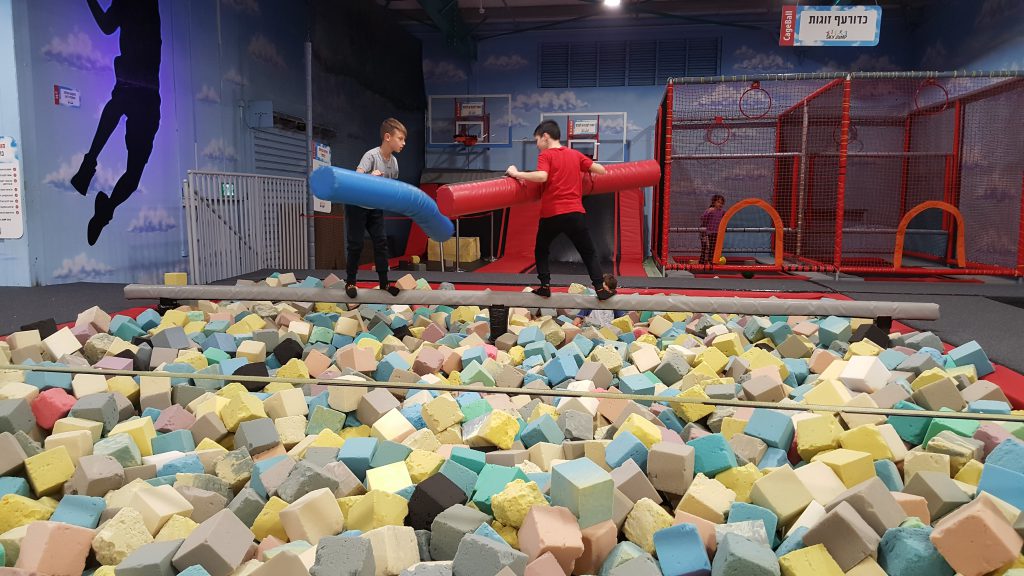 עבודת שורשים by Liat Grozovik - Ourboox.com