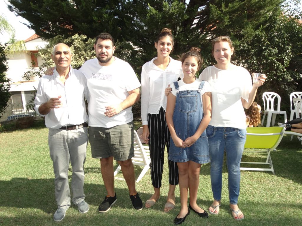 עבודת שורשים נעם דרור by noam dror - Illustrated by נעם דרור - Ourboox.com