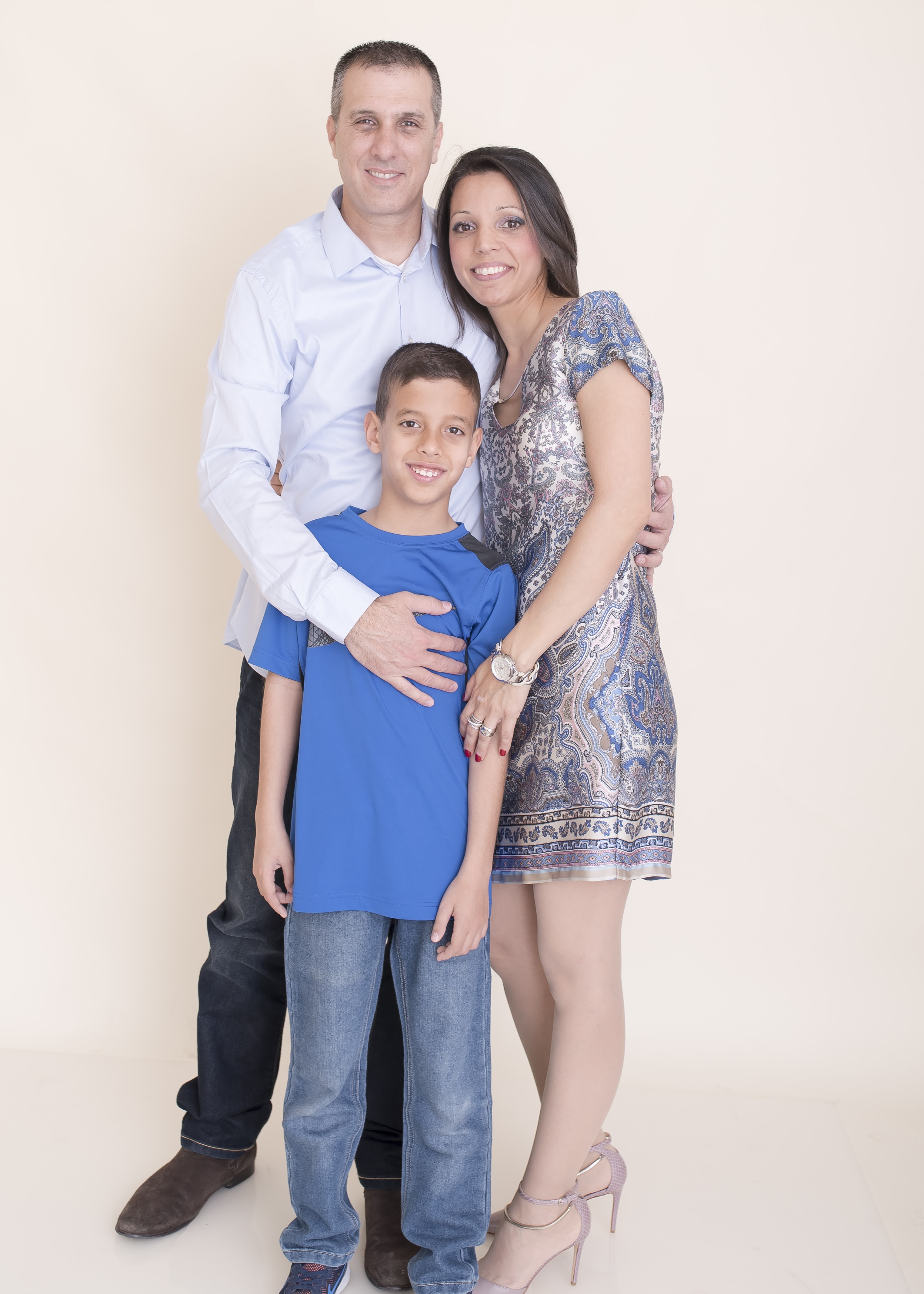 עבודת שורשים by Amit - Ourboox.com