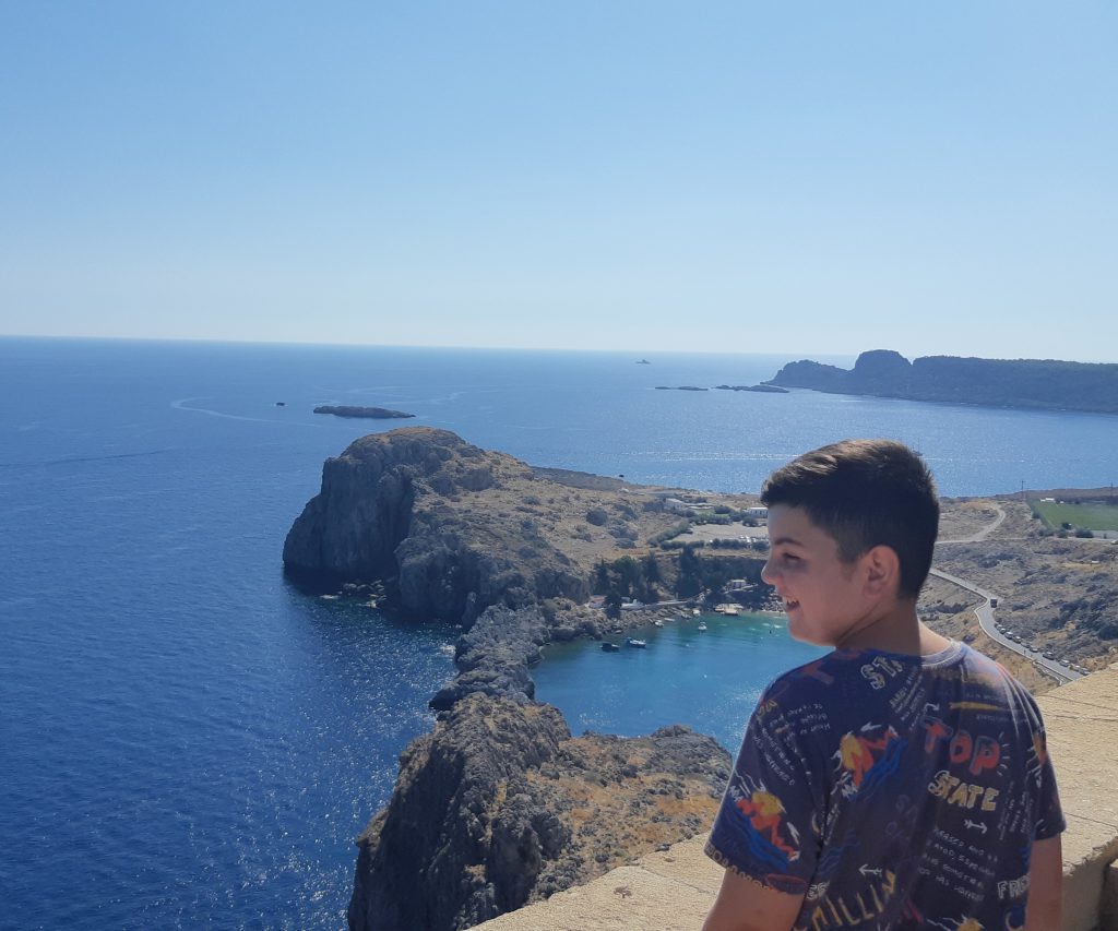 עבודת שורשים by Oded Reuvan - Illustrated by Oded Reuvan - Ourboox.com